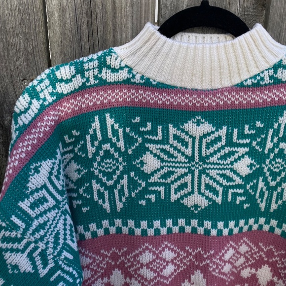 Vintage Fair Isle Snowflake Sweater - Picture 2 of 4